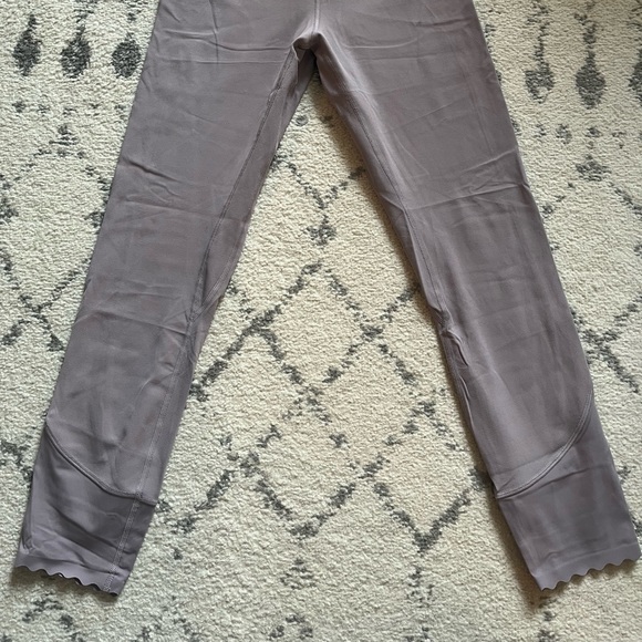 Lululemon Align scalloped 25” Violet - Picture 3 of 8